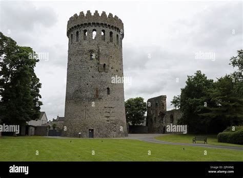 Nenagh Castle In County Tipperary Stock Photo Alamy