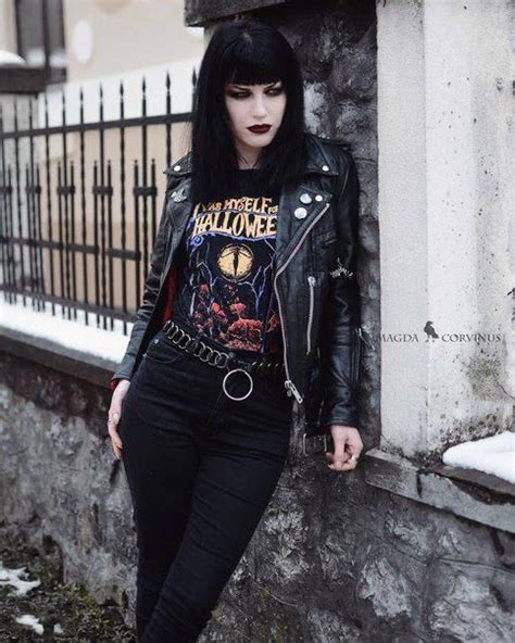 Pin De Twinvortex Cr X En Estilos Para Fur Rock And Roll Ropa Rockera Ropa Rock Mujer Ropa