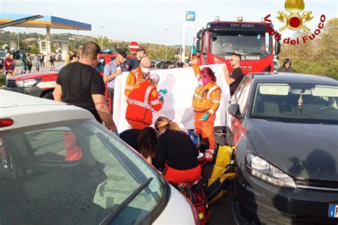 Pauroso Incidente Tra Quattro Veicoli Sulla 389 Un Decesso Cronache