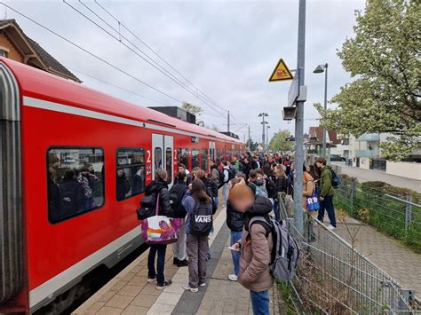 Sch Ler In Friedrichshafen Kommen Regelm Ig Zu Sp T Wegen Der Bahn