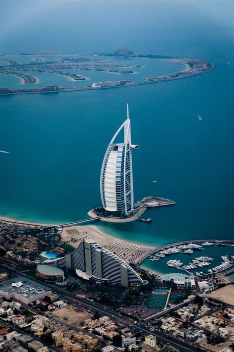 Essay on Dubai's Palm Islands - The Eighth Wonder