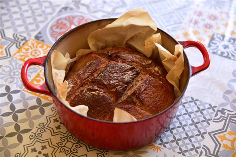 Recette De Pain En Cocotte Le Creuset La Maison De L Omignon