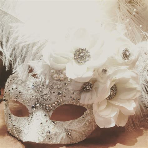 Beautiful Bridal Ornate Ivory White Lace Masquerade Mask With Ostrich