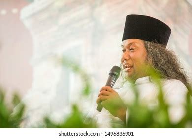 Gus Muwafiq One Indonesian Ulama Give Stock Photo Shutterstock