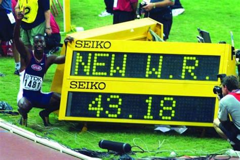 What is world record 400m?