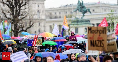 Gegen Rechtsextremismus Und Rassismus Hunderte Demonstrierten Im