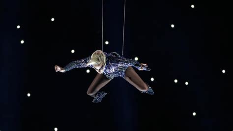 Lady Gaga used hundreds of Intel drones to pull off Super Bowl halftime ...