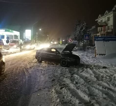 Doi tineri au fost răniți în urma unui accident rutier în comuna