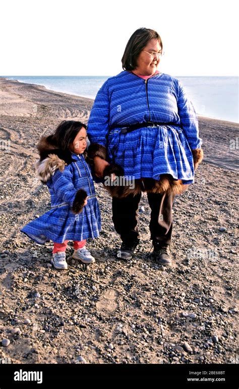 Inupiaq eskimo hi-res stock photography and images - Alamy