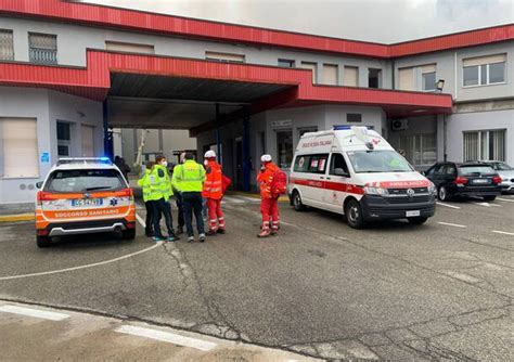 Fiamme Al Cementificio Di Caravate Grossa Colonna Di Fumo Nell Area