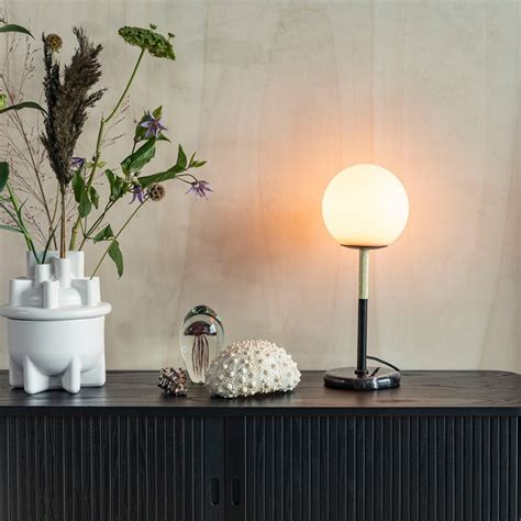 Lampe Design Poser Globe Blanc M Tal Noir Dor Cdc Design