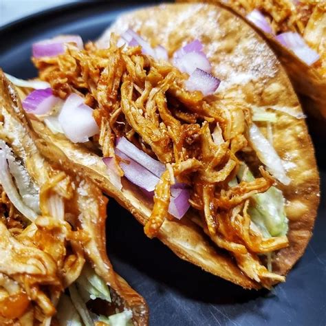 Bbq Pulled Chicken Tacos With Cholula Slaw Rhellofresh