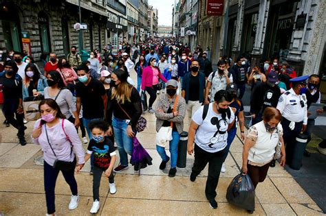 México registra 730 fallecimientos más por COVID