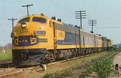 ATSF #287C (EMD F9) in a yellow-on-blue "bonnet" variation @ Ft. Worth ...