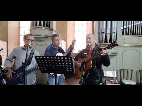 Missa na Igreja Nossa Senhora do Carmo Andavam Pensando tão Tristes