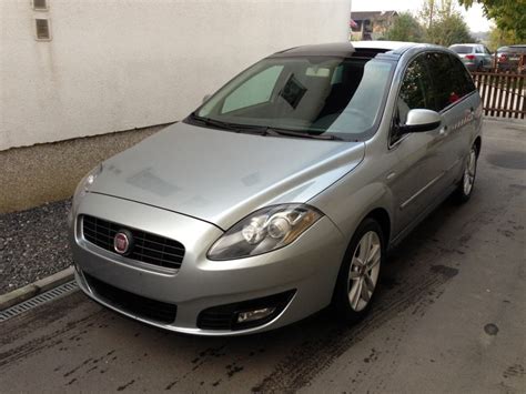 Fiat Croma 1 9 JTD m 2010 god panorama krov na ime do reg odlična