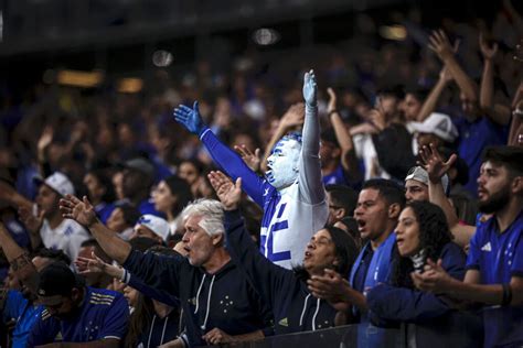 Novo treinador do Cruzeiro chega moral e manda recado à torcida