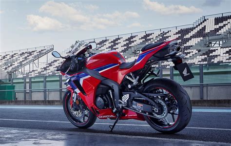 honda cbrrr specifications