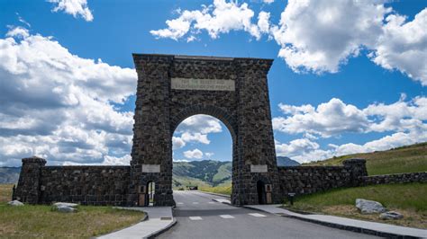 How To Do Yellowstone National Park On A Budget