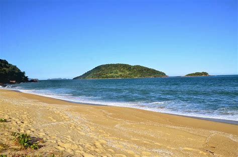 Ubatuba (Surfing city in southeastern Brazil) - Nomadic Niko