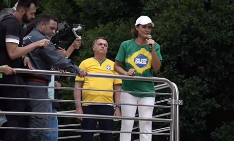 Michelle Bolsonaro Faz Oração Em Ato Pró Bolsonaro Na Avenida Paulista