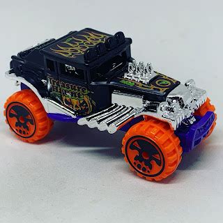 JULIAN S HOT WHEELS BLOG Baja Bone Shaker A Case Regular Treasure Hunt Holiday Racers