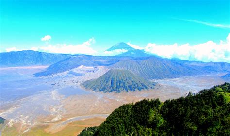 Mount Bromo Where Heaven And Hell Meet Indonesia Expat