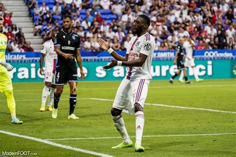 OL Karl Toko Ekambi dézingue sa relation avec les supporters lyonnais