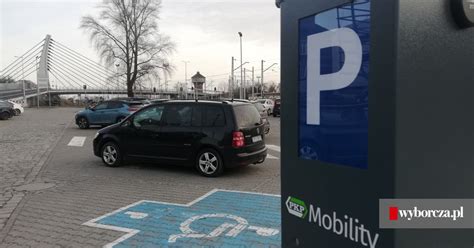 Parking przy dworcu PKP w Opolu ma nowy cennik Stawki wyższe niż w