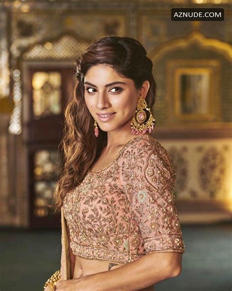 Sapna Pabbi Hot Pics Collection AZNude