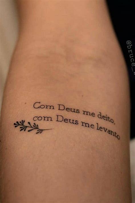 Tatuagem Escrito Deus Me Deito Deus Me Levanto Letras Para