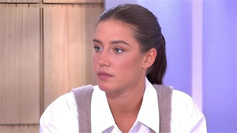 Adèle Exarchopoulos brise le silence sur sa relation avec François