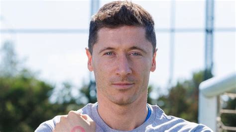 Robert Lewandowski El Jugador De Polonia Que Se Volvi Viral Por Este