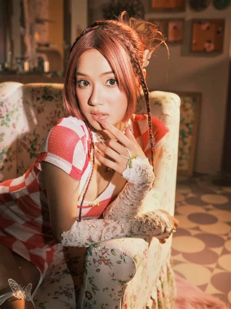 Hoàng Yến Chibi Comeback Mv Sốc Nhiệt Khiến Khán Giả La ó