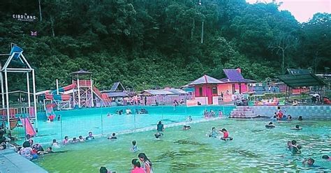 Destinasi Wisata Air Di Bandung Dan Sekitarnya Kolam Air Panas Alami