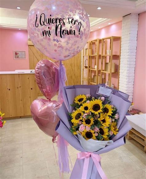 Bouquet de 20 Rosas y 10 Girasoles más Globo Burbuja Personaliza tu