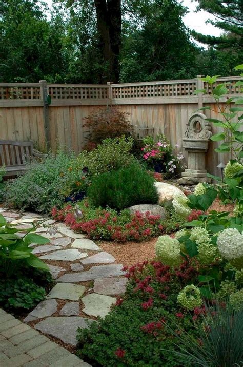 20+ Small Front Yard Rock Garden Ideas