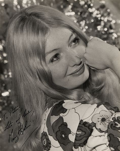 Mary Hopkin Signed Photograph Rr Auction