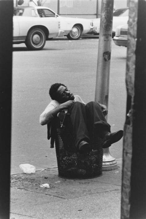 23 Pictures Of Pimps Prostitutes And Homeless Of 1970s Times Square Through A Bartenders