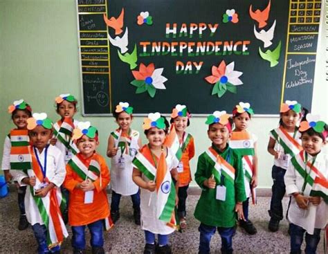 Pin By Akanksha Munshi On Independence Day Kindergarten Kids Crafts