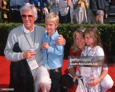 Burt Bacharach Jane Hansen Photos and Premium High Res Pictures - Getty Images