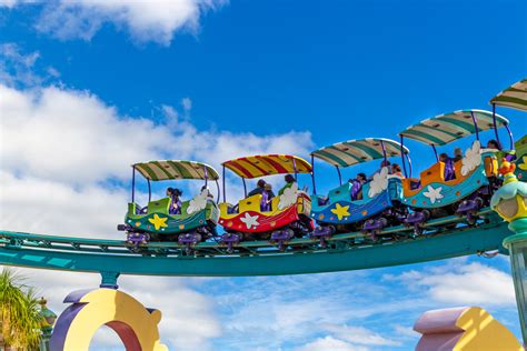 The High in the Sky Seuss Trolley Train Ride at Universal Orlando ...