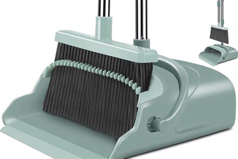 This Self-Cleaning Broom And Dustpan Is A Dream For Pet Parents