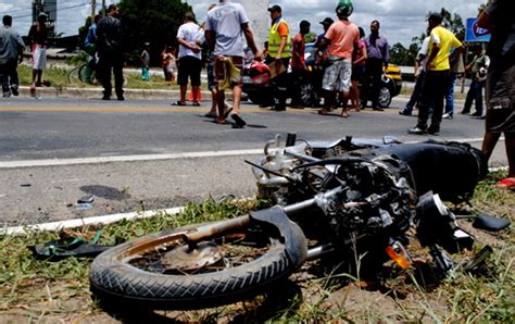 Informe Geral Itabuna Mulher Morre Em Acidente Envolvendo Moto Carro