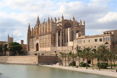 Top 10 Historical Sites & Monuments in Palma de Mallorca