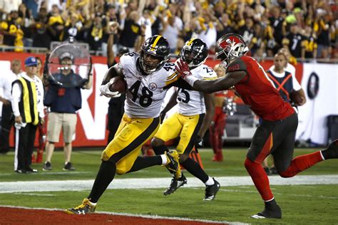 Steelers Hold Off Late Buccaneers Comeback To Win 30 27 On ‘monday