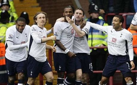 Spurs Striker Darren Bent Praised For Tremendous Strength And Character