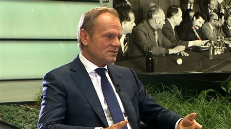 Donald Tusk powinien stanąć na czele PO Sondaż dla Faktów TVN i TVN24