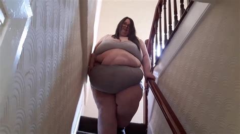 BBW SSBBW STAIRWAY TO HEAVEN STAIRS SSBBW LADYBRADS Clips4sale