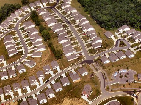 Suburb - Simple English Wikipedia, the free encyclopedia